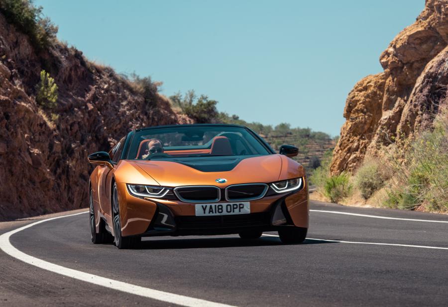  BMW i8 Roadster (I15) 2018 года  (UK) (фото 17 из 97)